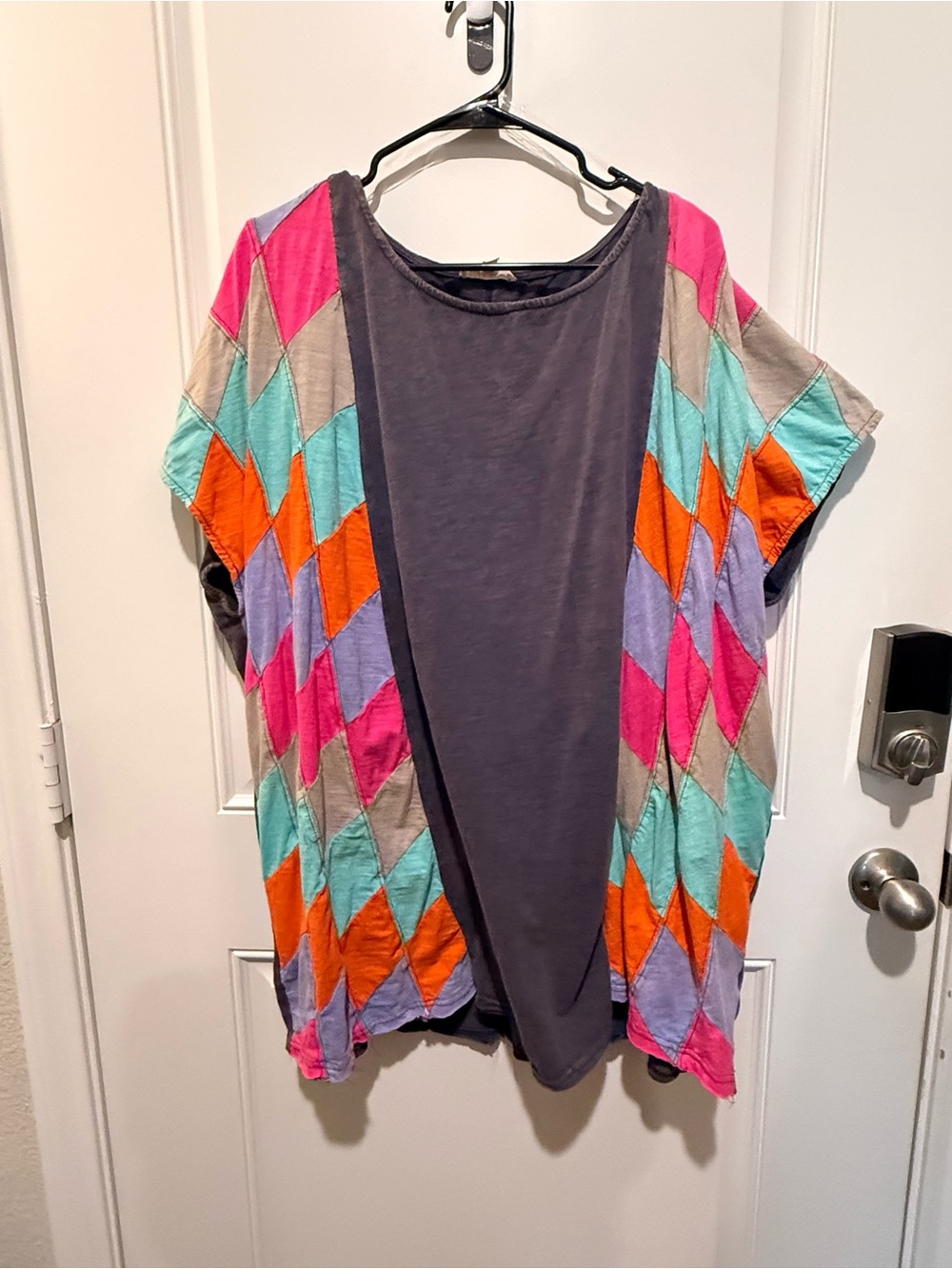 Boutique Women's Colorblock Diamond Print Short Sleeve Top - Gray & Multicolor